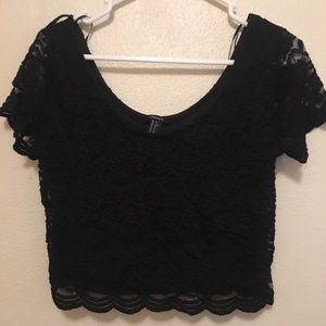 Black crop top - women’s short sleeve
